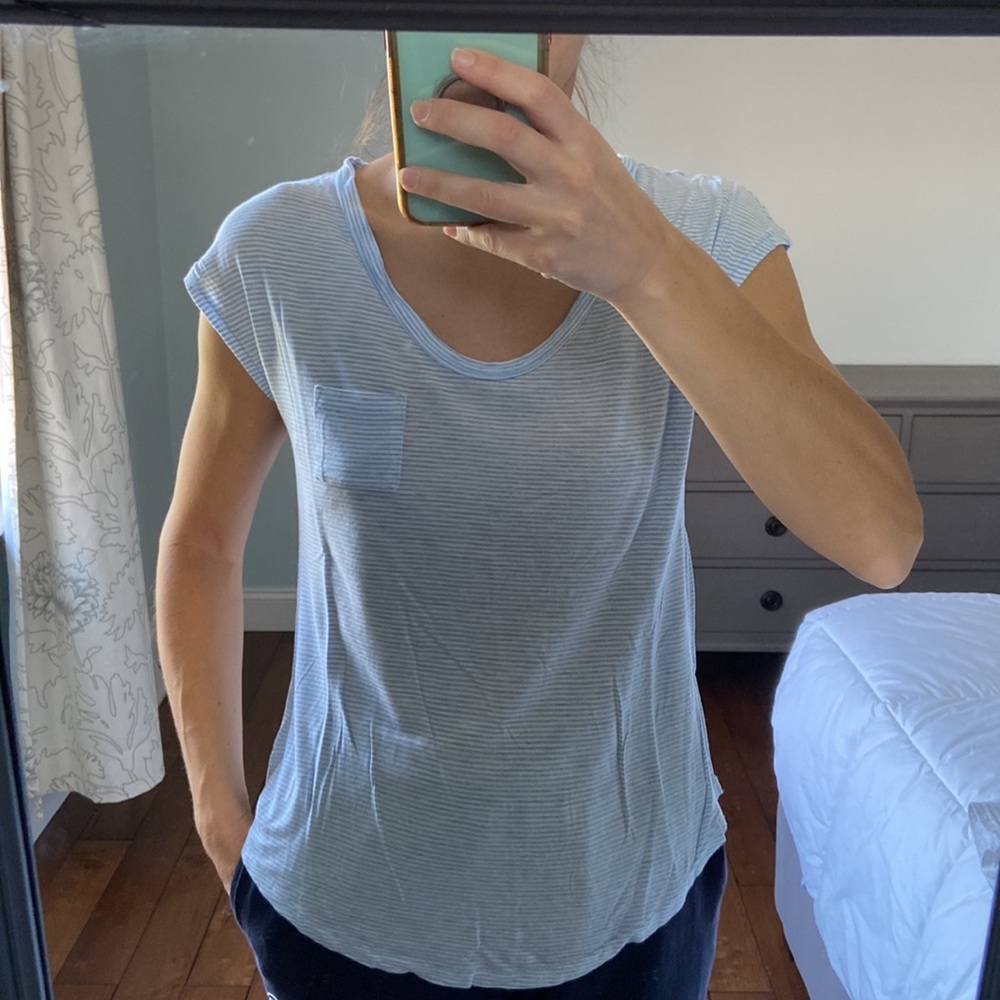 Gap blue relaxed tee